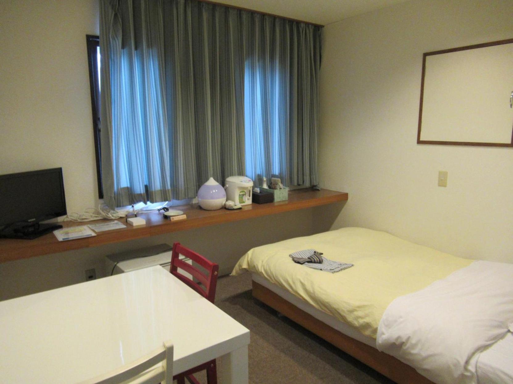 Semi Room, Standard, Semi Double Bed, Smoking