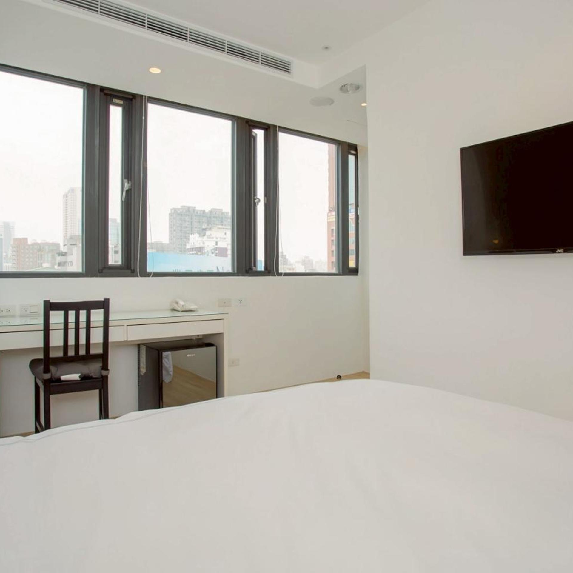 Mini West Hotel 37/50