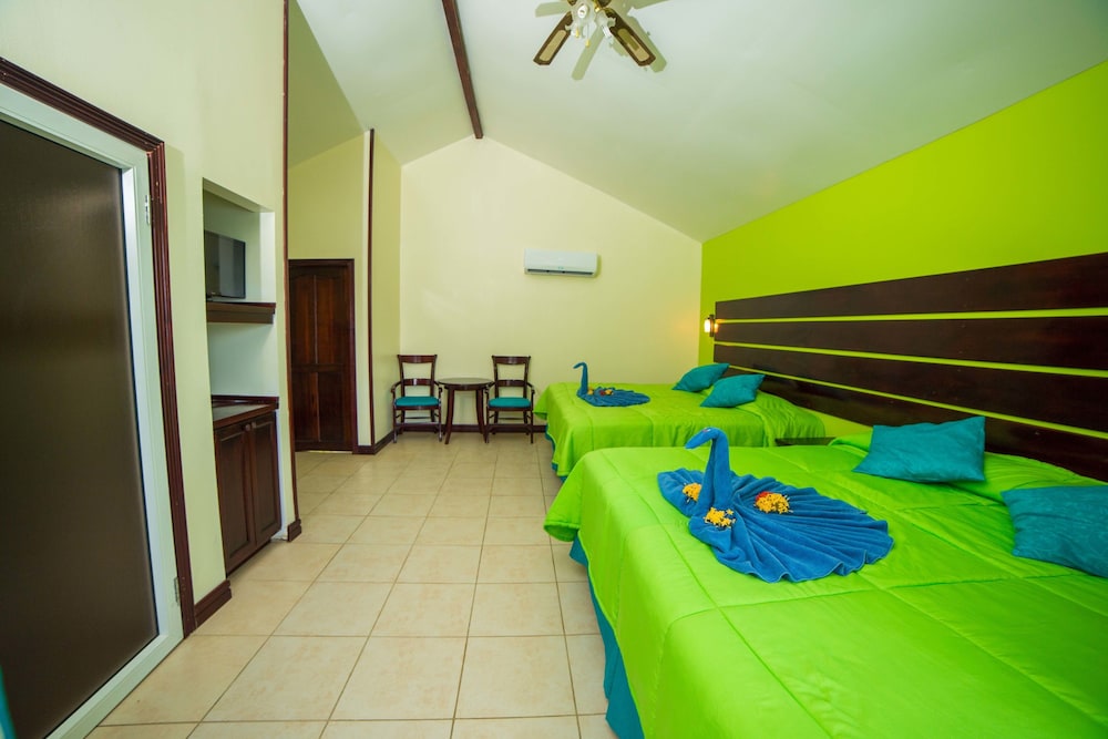 Fantasy Island Resort Beach And Marina All Inclusive 64/74