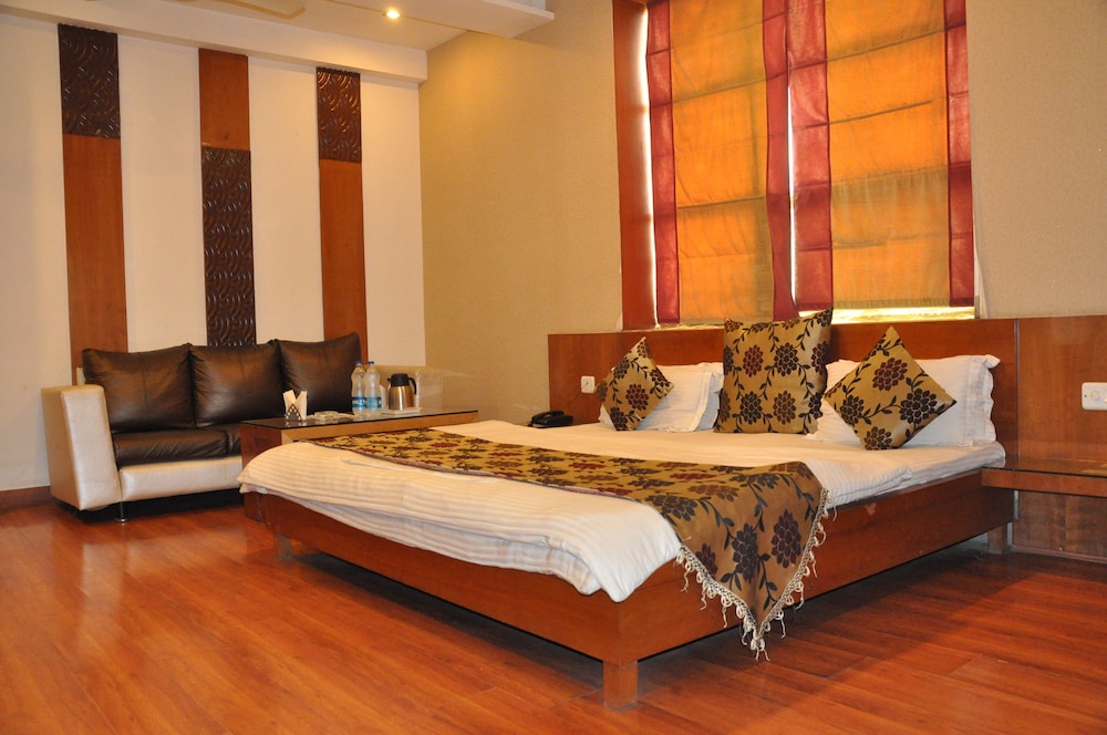 Mandakini Plaza Hotel 7/21