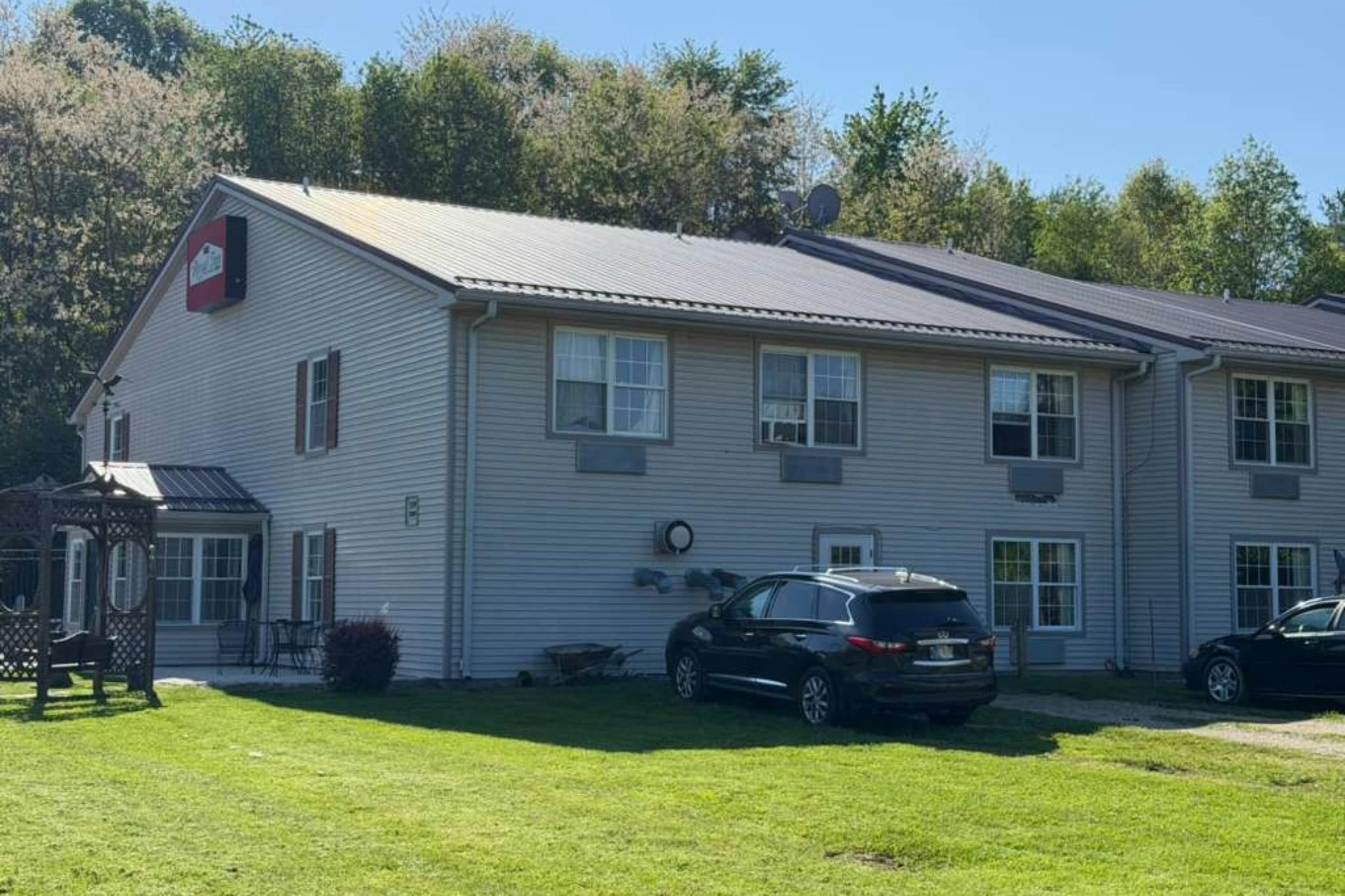 Econo Lodge Rockville 4/75
