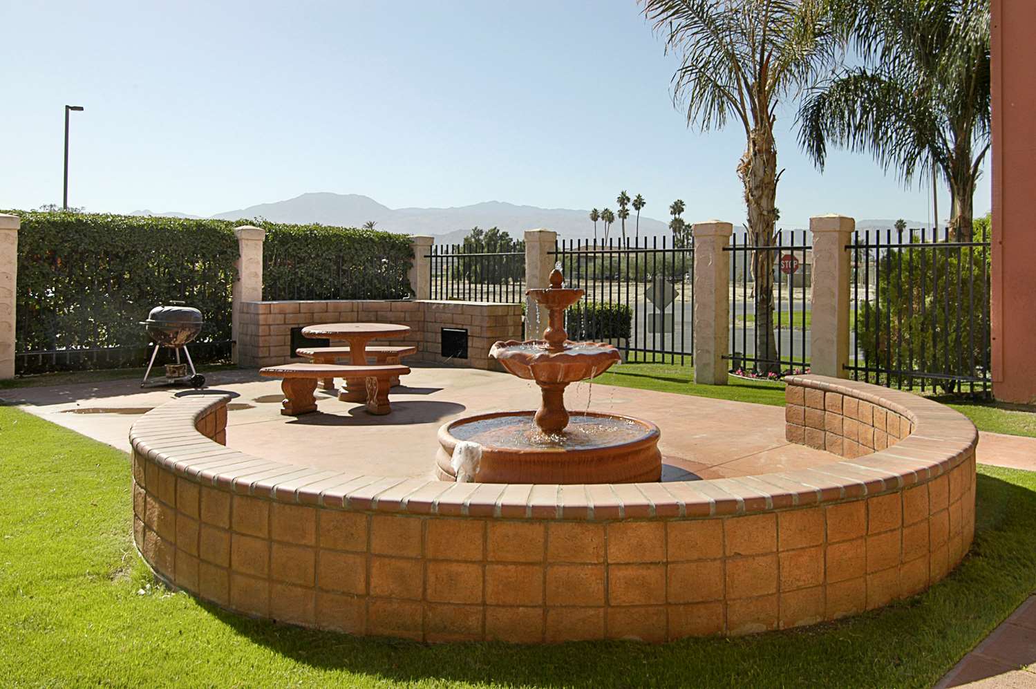 Super 8 By Wyndham Indio 26/28