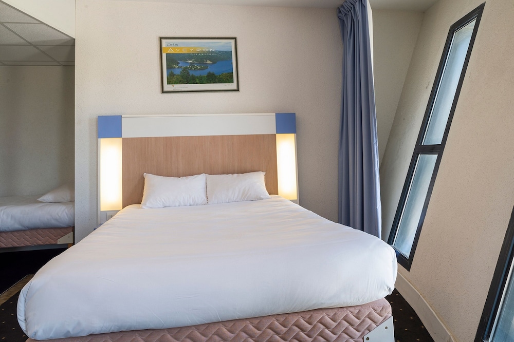 P'TIT DEJ-HOTEL MILLAU 10/31