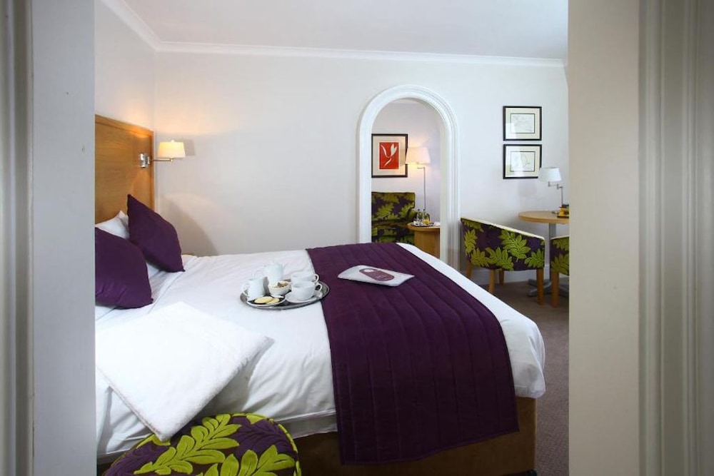 Chequers Hotel 6/58
