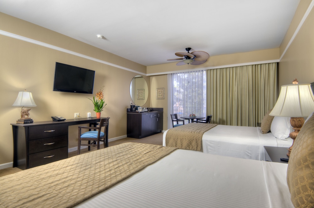Dinah's Garden Hotel 18/60