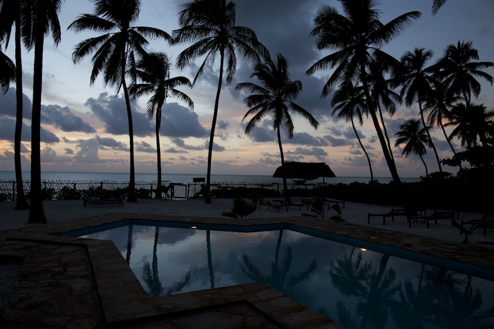 Raha Lodge 33/42