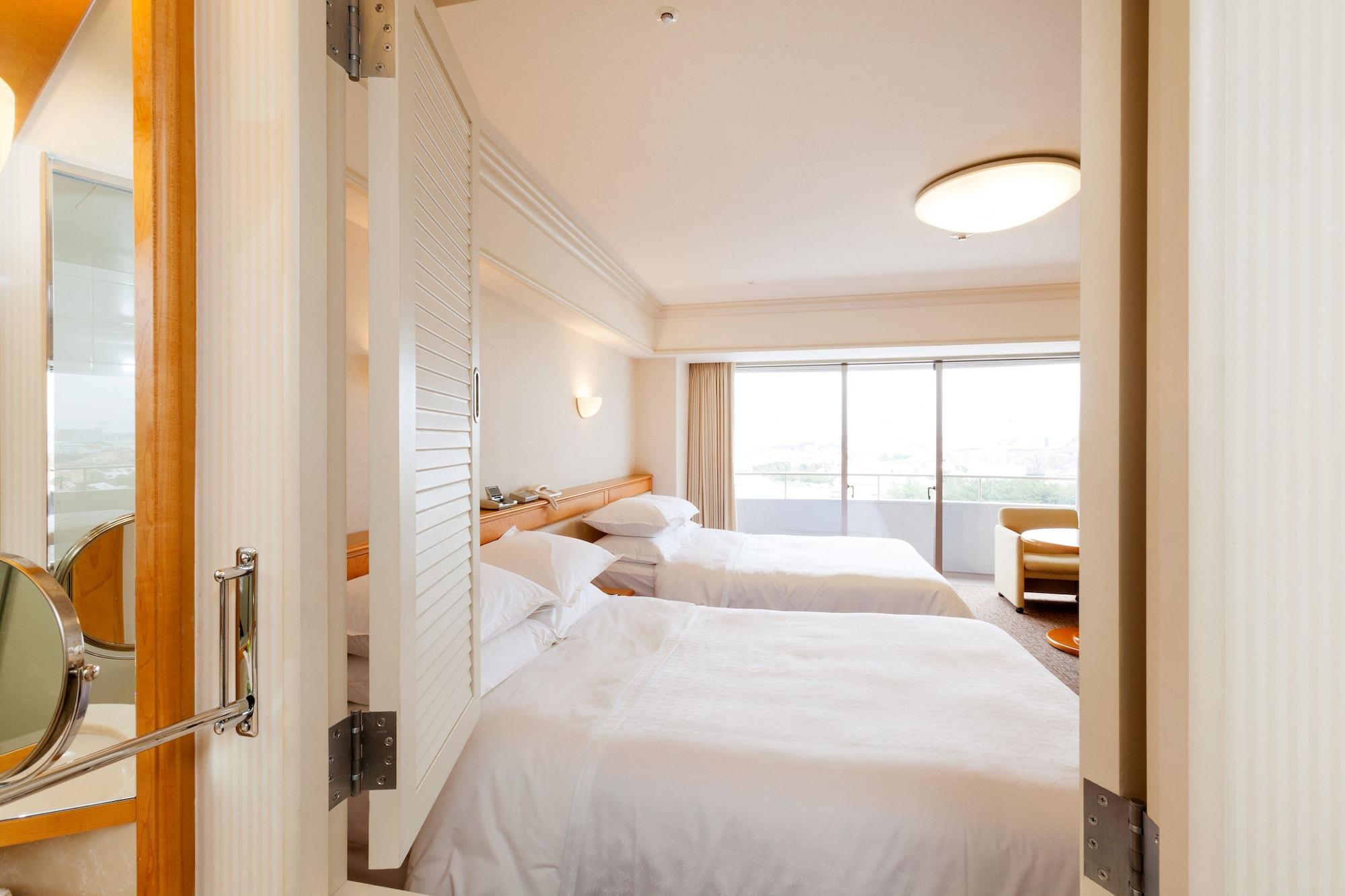 Grand, Multiple Beds, Disney or Bay View, Bay View