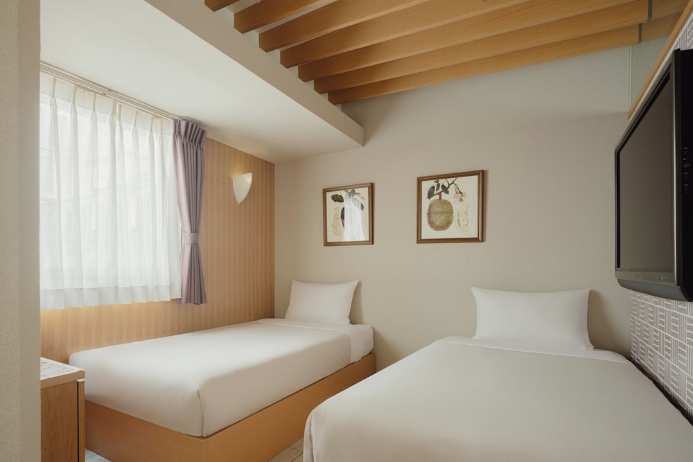 DELUXE, TWIN BEDS