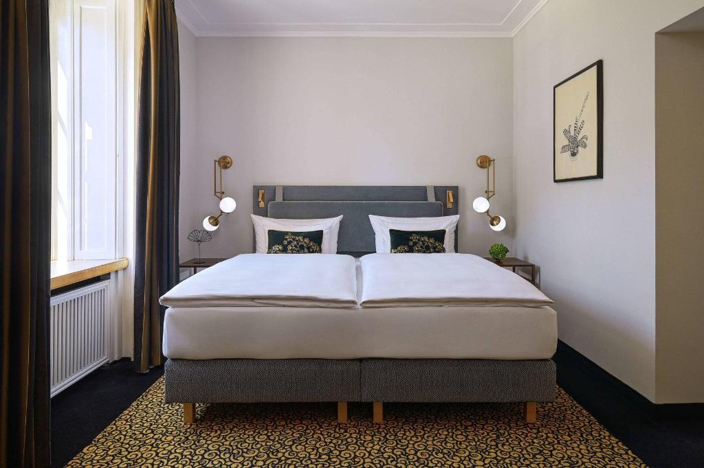 جناح بسرير كينج بإطلالة على الحديقة