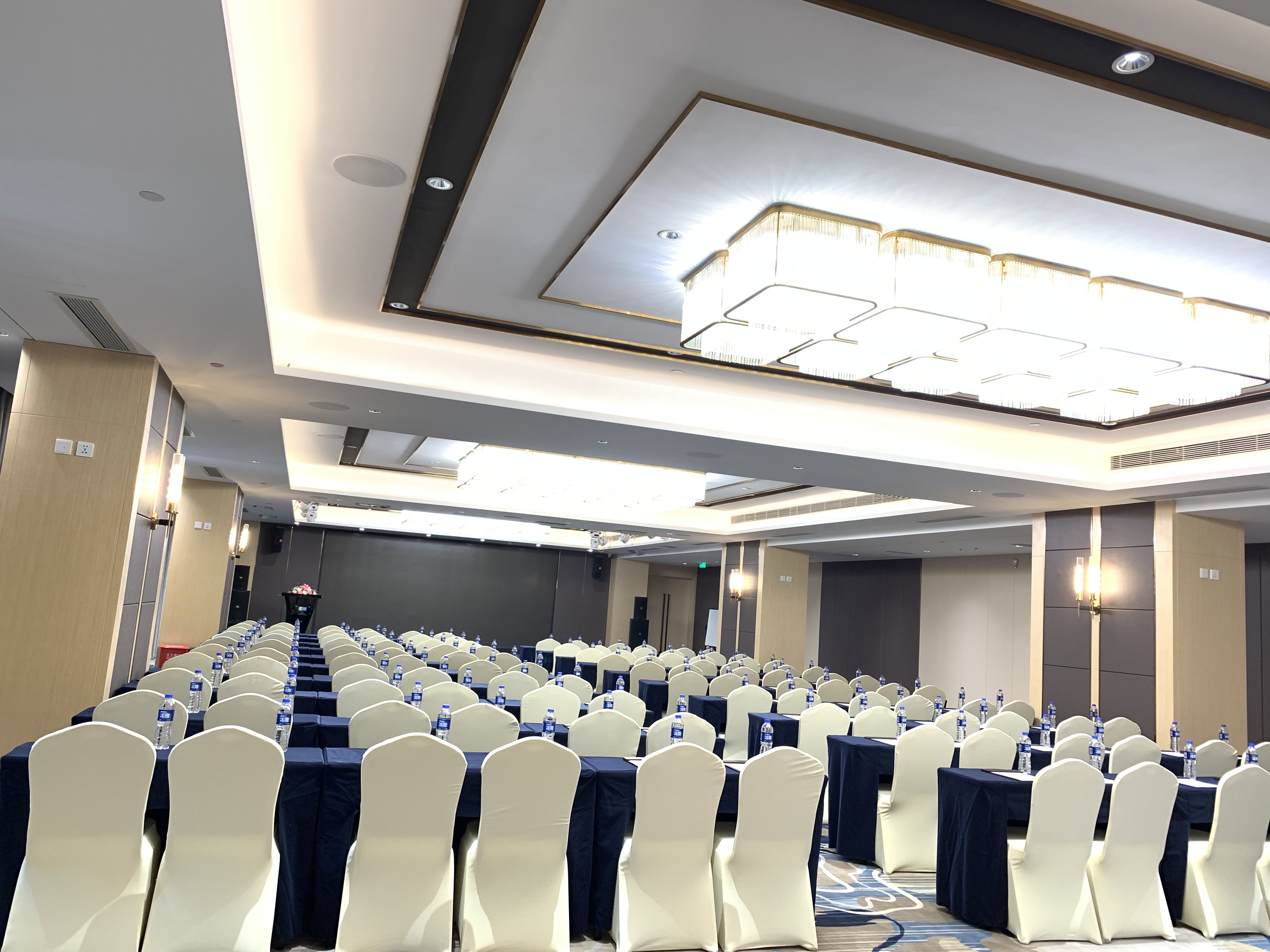 Holiday Inn Express Chengdu Tianhe 42/52