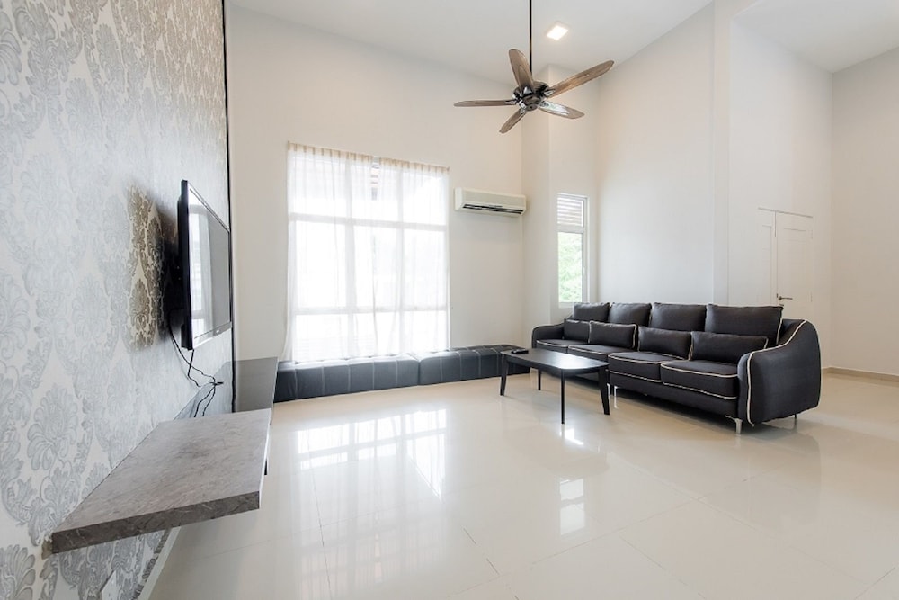 New Corner Shamrock Beach Villas Seaview 43/58