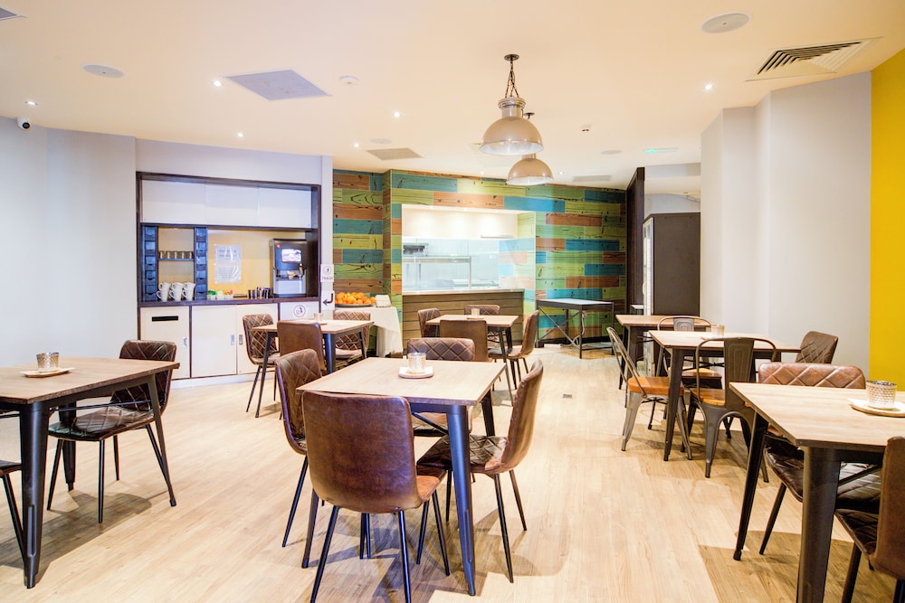 Belvilla Newport City Centre Hotel - Lifestyle 35/47