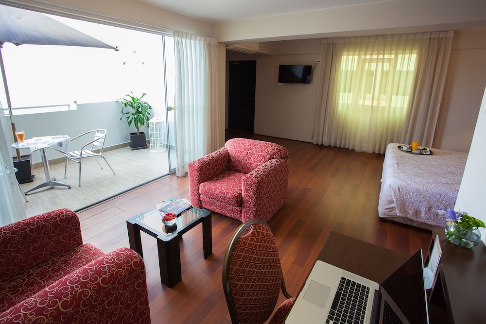 HOTEL SANTA CRUZ 44/60