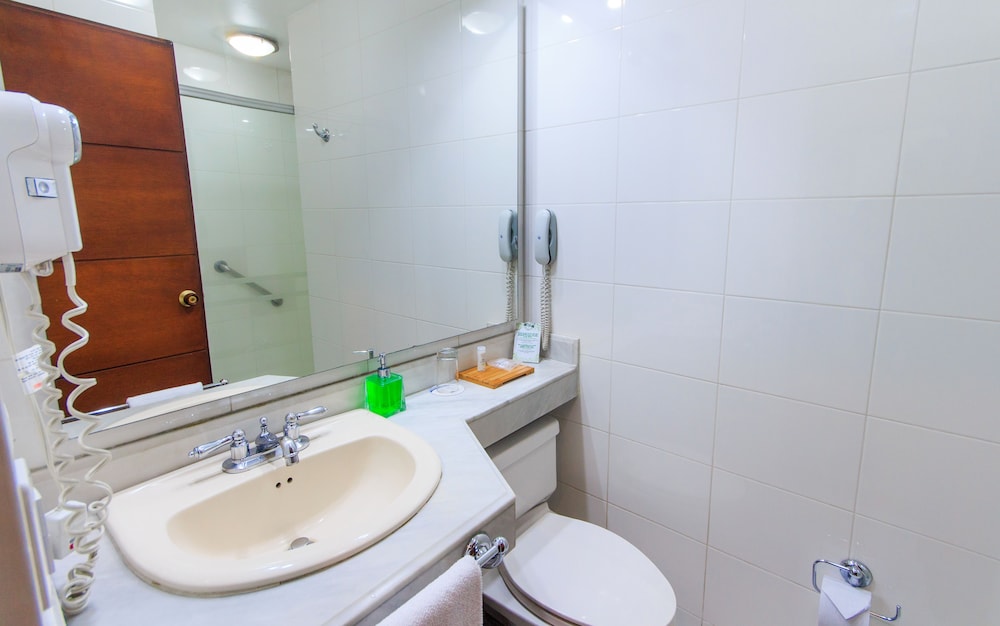 غرفة بسرير كوين، Pop Art Hotel Manizales Centro Historico 9/10