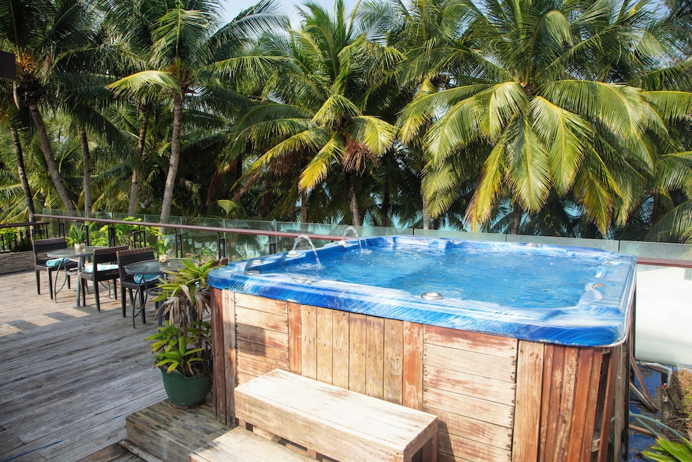 Crown Regency Beach Resort Boracay 51/75