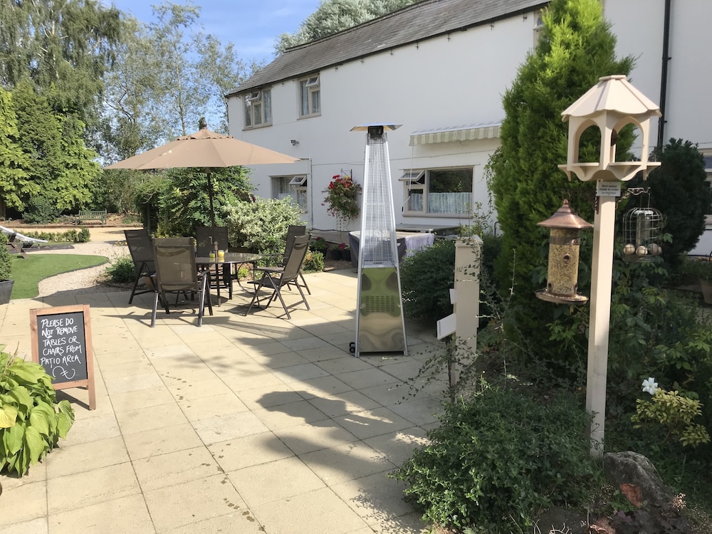 The White Lion Inn 5/48