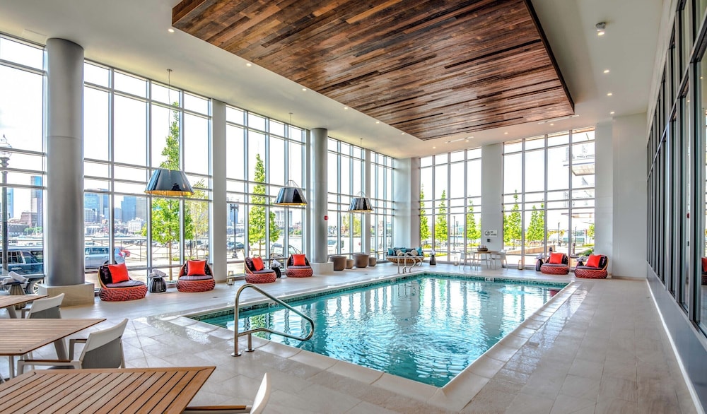 Global Luxury Suites East Boston 12/50