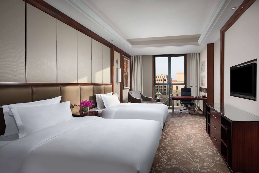 DELUXE, TWIN BEDS, SMOKING