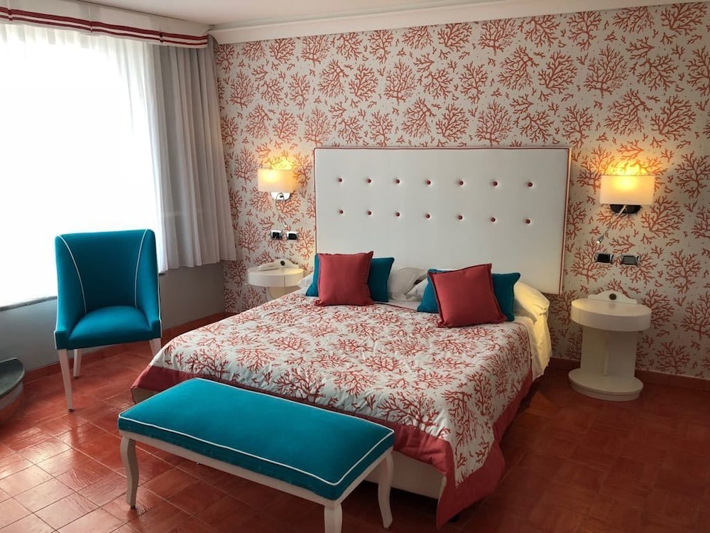 DELUXE, DOUBLE BED, SEA VIEW, TERRACE
