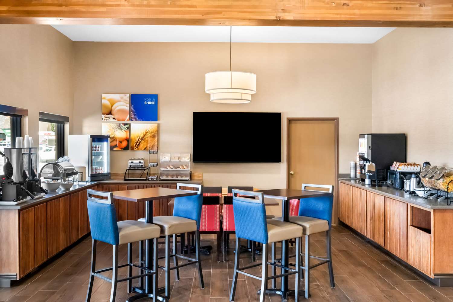 Comfort Inn At Buffalo Bill Village Resort 13/19