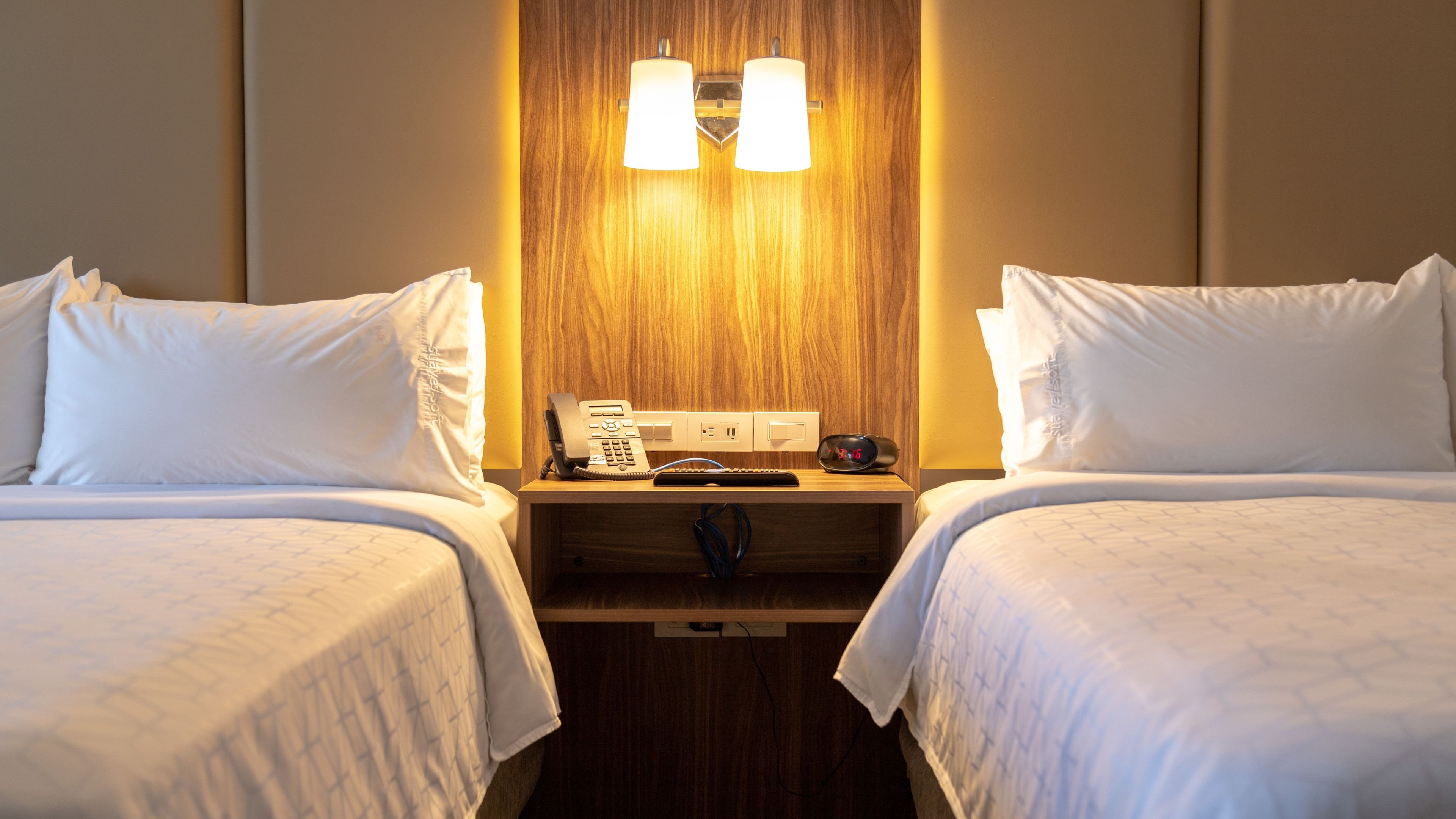Holiday Inn Express And Suites Ensenada Centro 7/36
