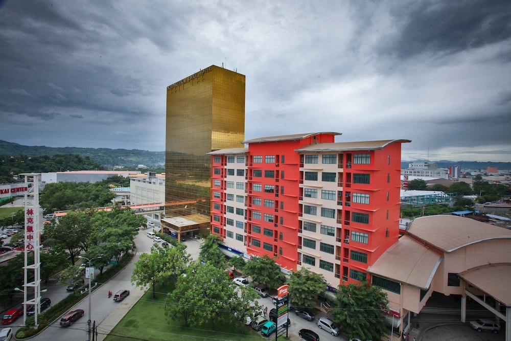 Limketkai Luxe Hotel 1/50