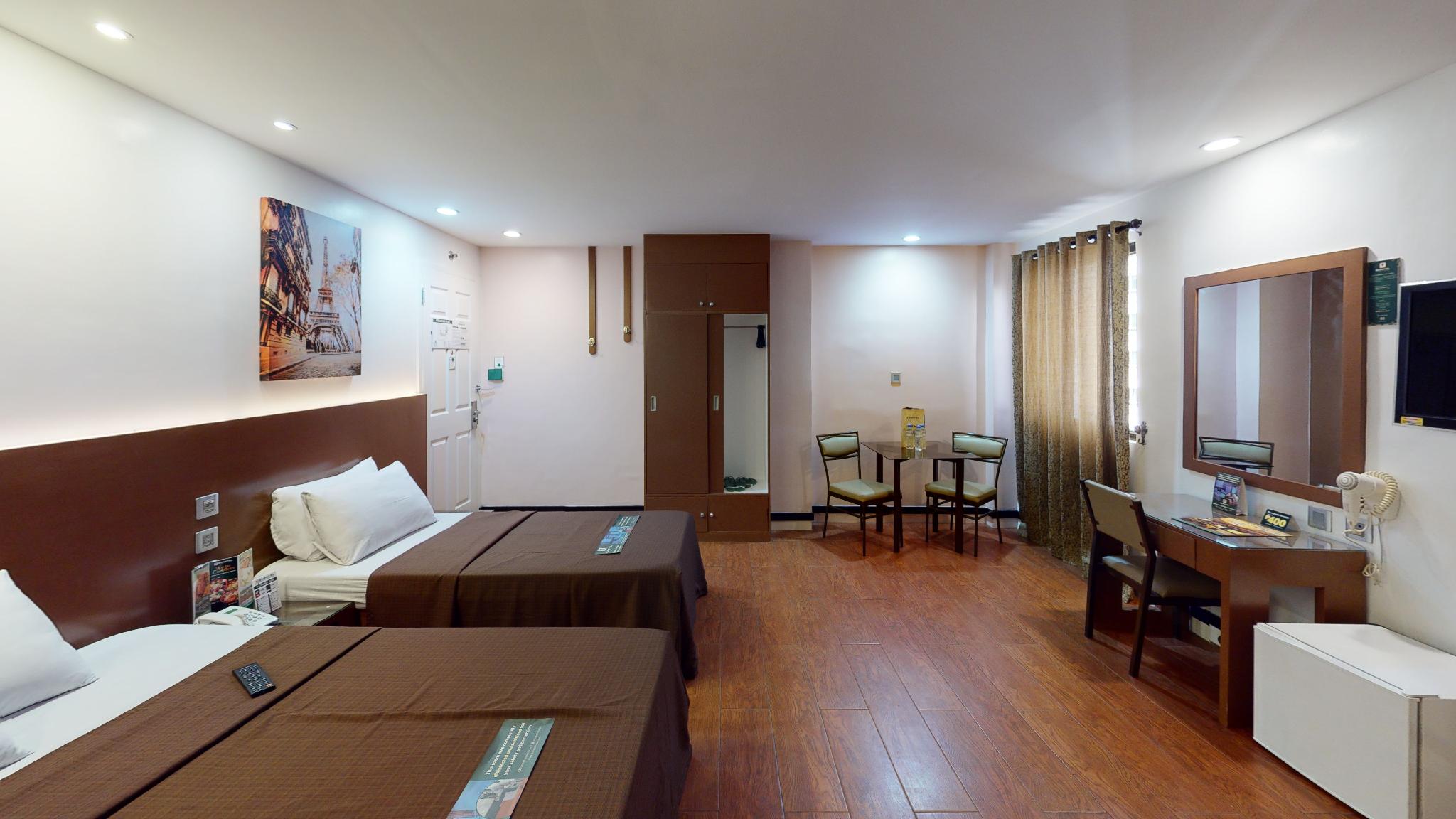 Euro Suite 2, 1 Queen and 1 Single Bed