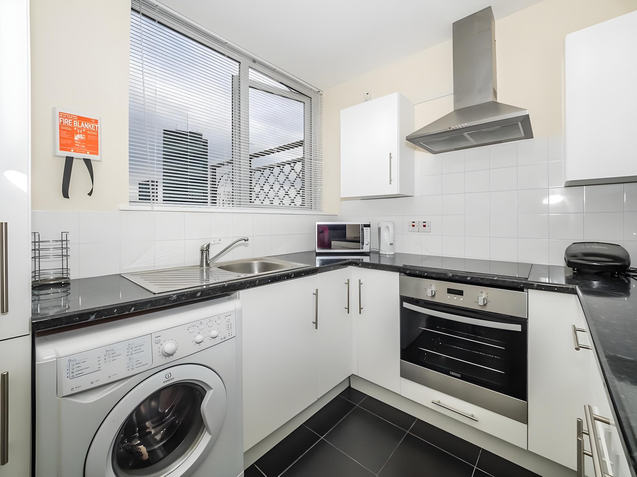 LSE Carr-Saunders Hall 31/32