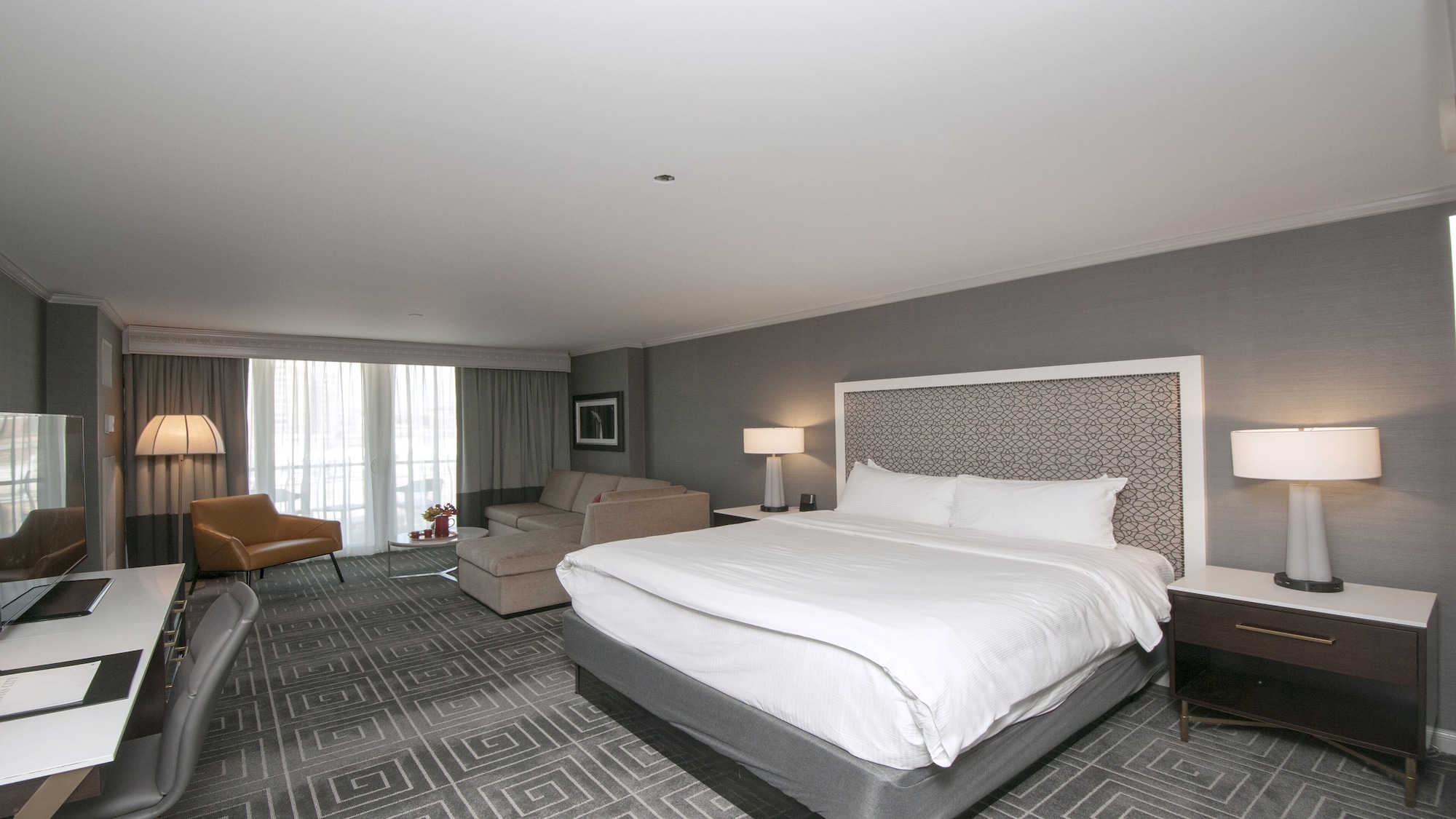 Premium, King Bed, Plaza View, Balcony, Accessible