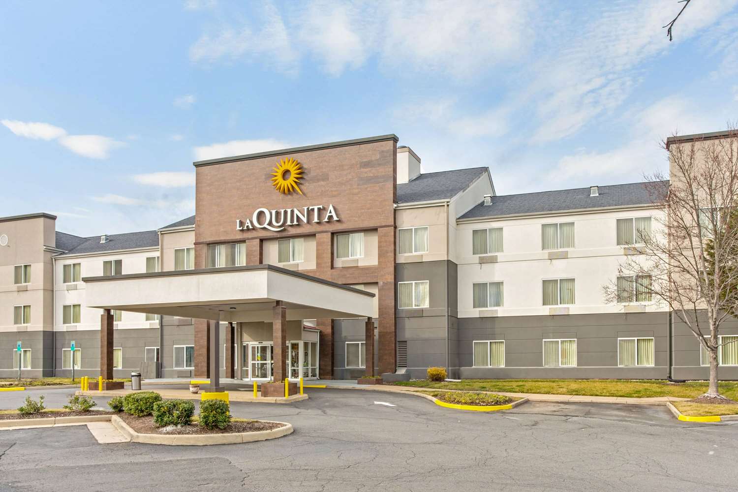 Manassas Hotel 52/58