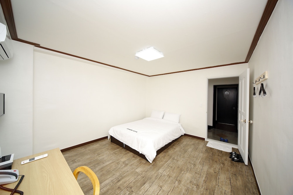 Ekonomy Hotel Mokpo 26/37