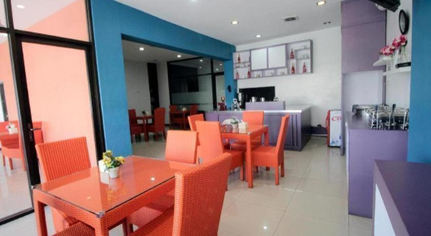 Oriza Hotel Surabaya 33/39