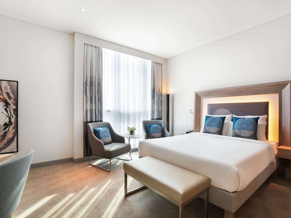 Novotel Bur Dubai 16/48