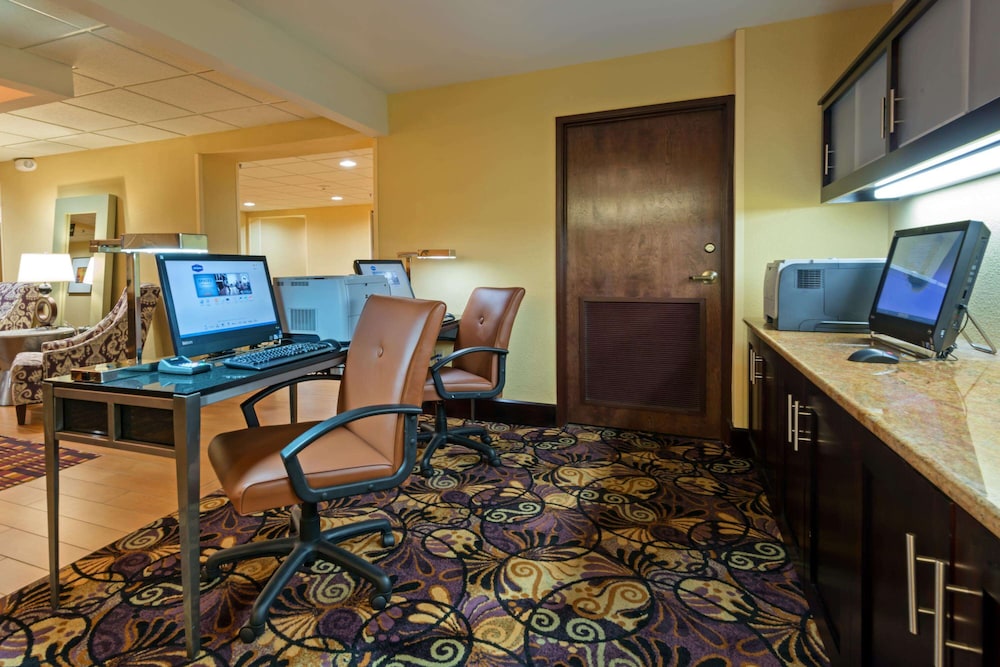 Hampton Inn Baton Rouge I-10 and College Dr 24/38