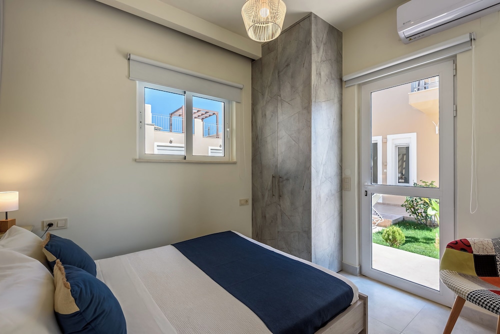 Azure Beach Seafront Villas 16/56