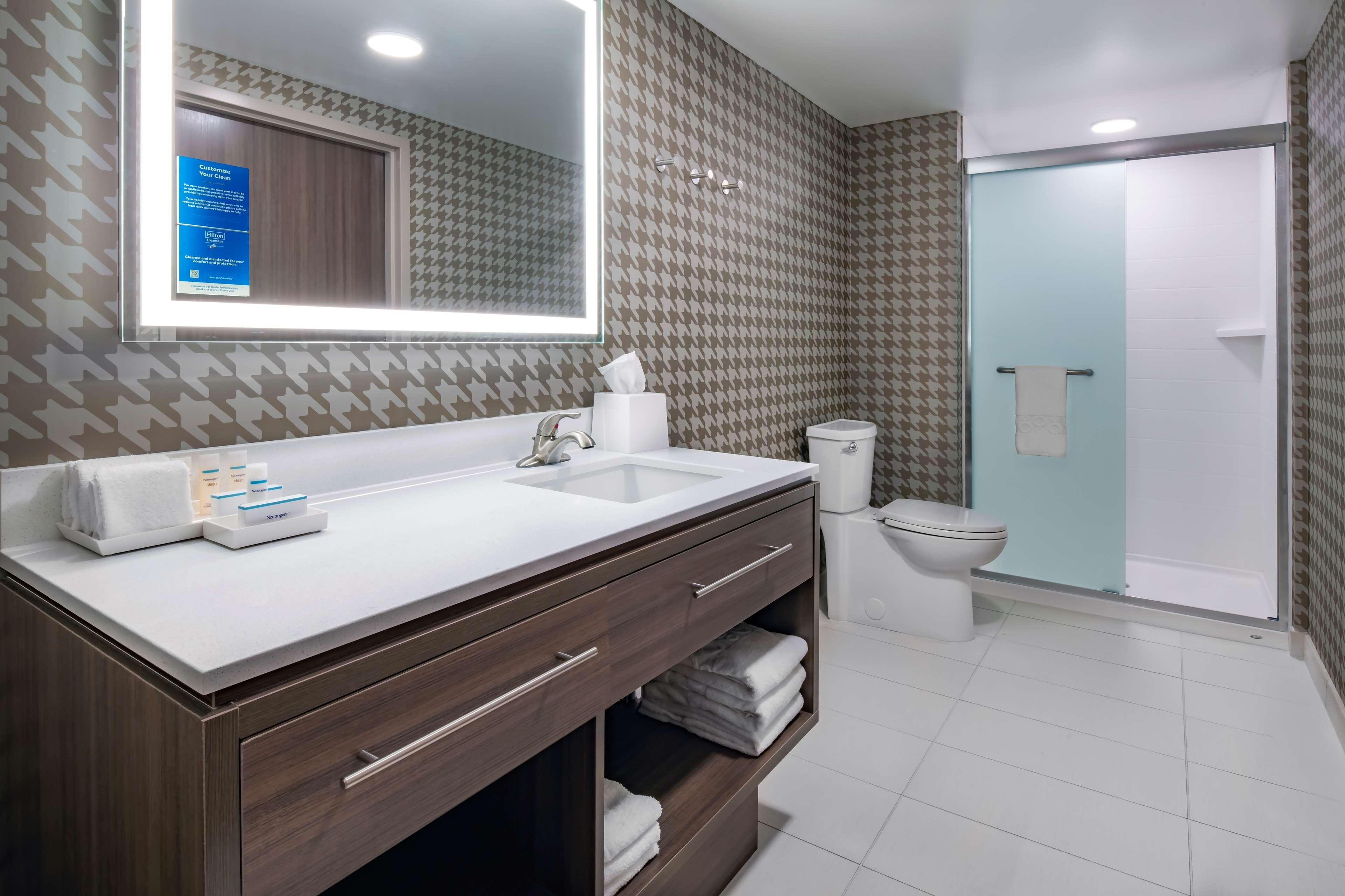 STUDIO, SUITE, KING BED, ACCESSIBLE