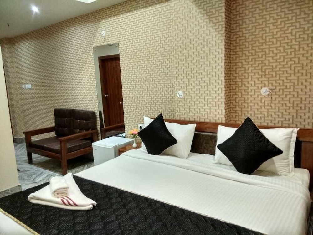 Hotel Tokyo Tower, Guwahati