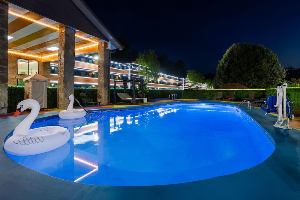 Days Inn by Wyndham Pigeon Forge Parkway 21/48