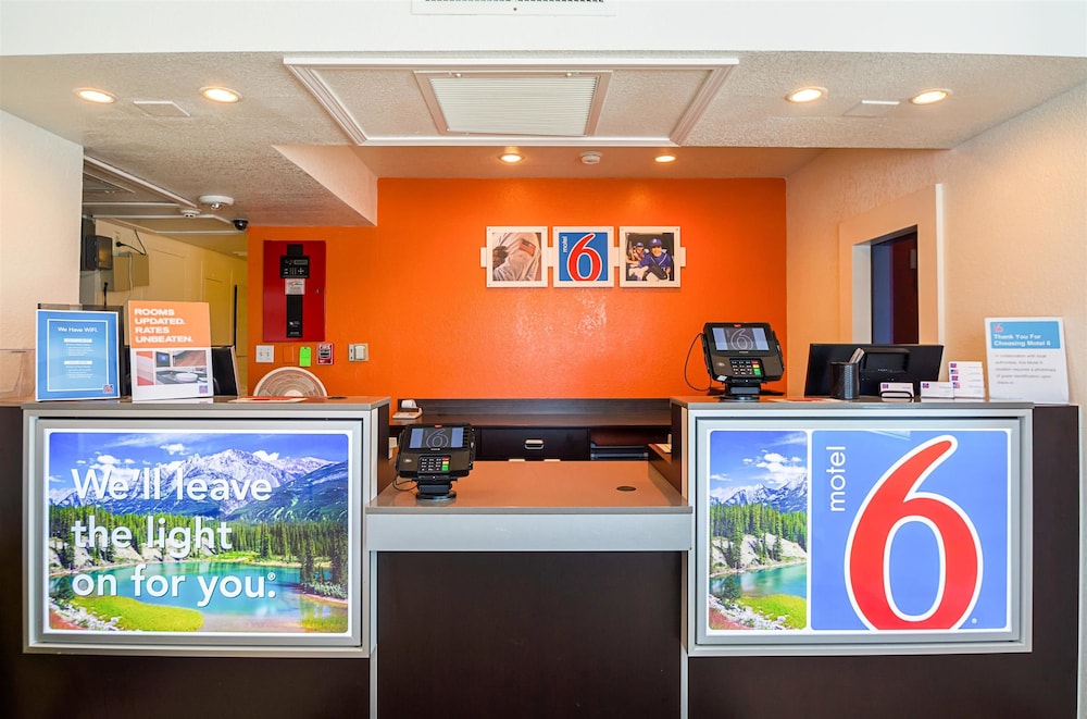 Motel6 Pueblo, CO - I-25 14/52