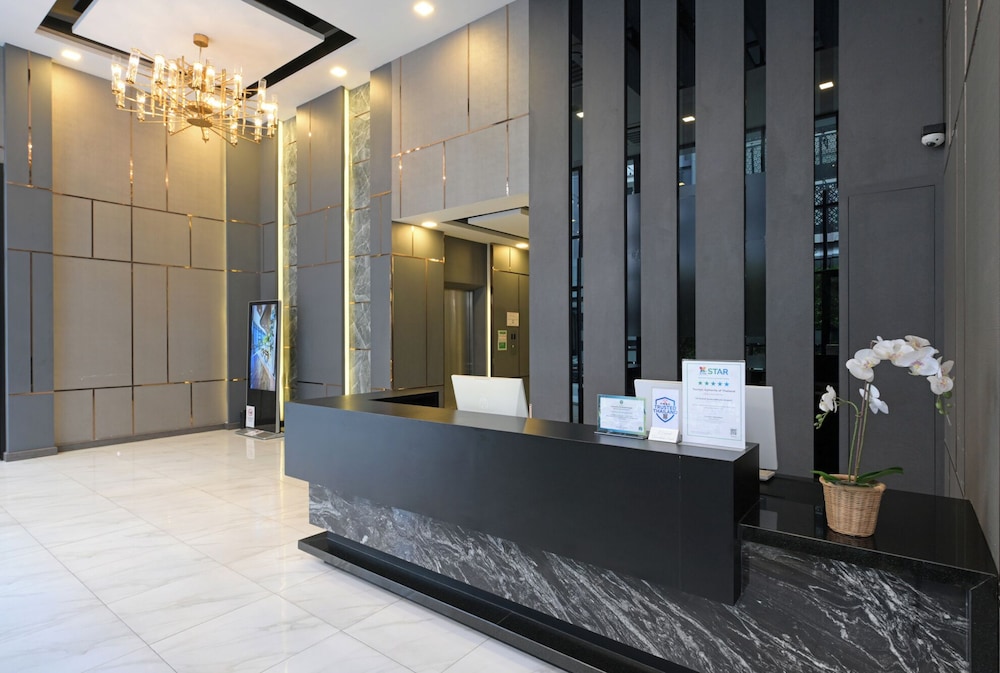 O2 Luxury Hotel 9/71