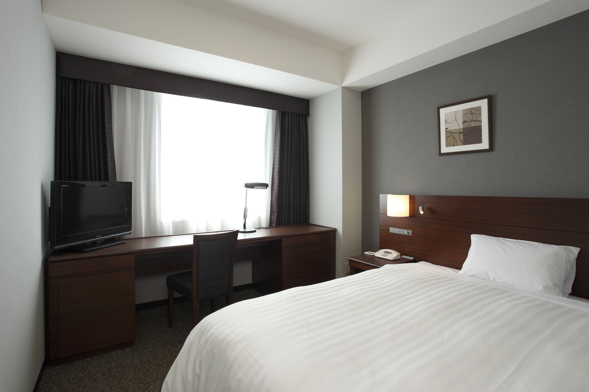 ROOM, SINGLE