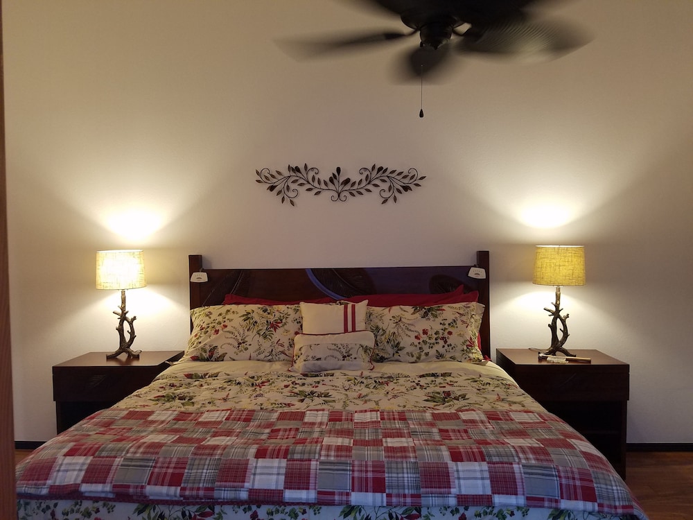Volcano Acres Ranch Bed and Breakfast 23/75
