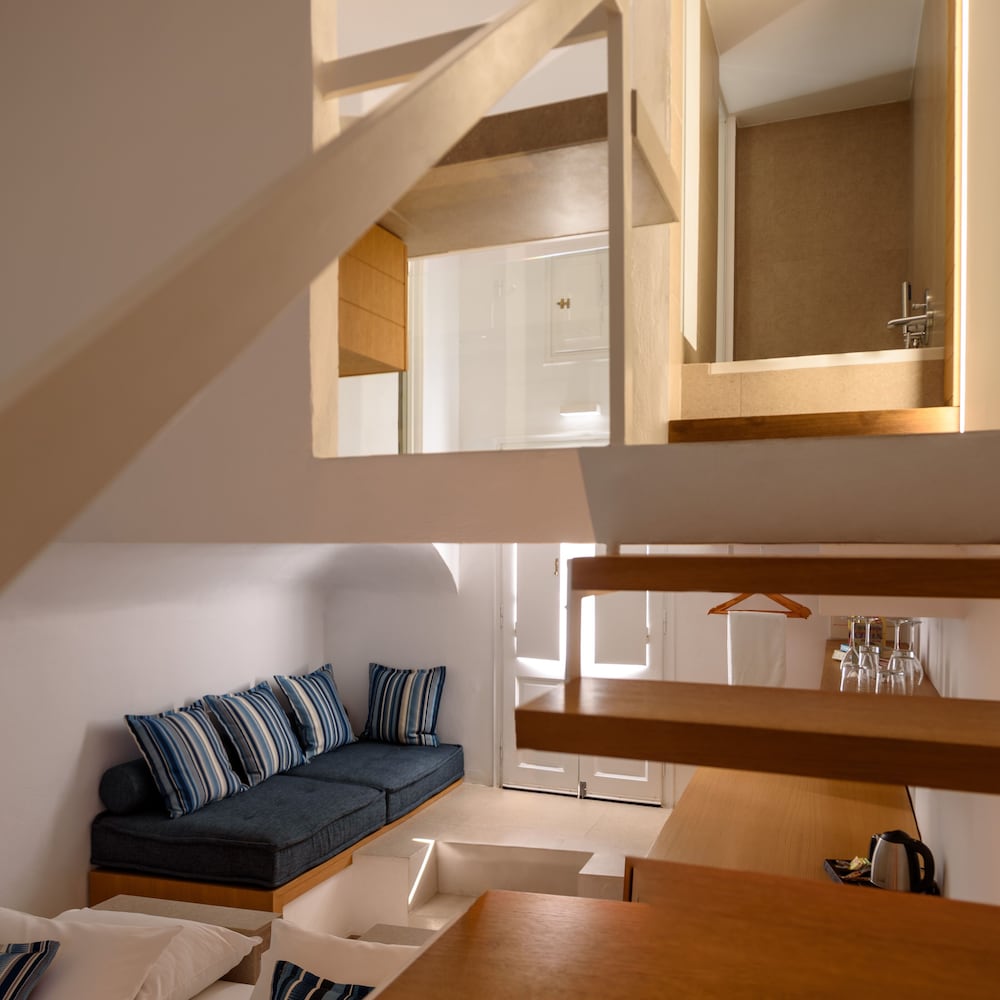 Muses Cycladic Suites 59/80