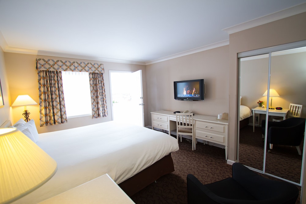 Glenwood Inn & Suites 13/50