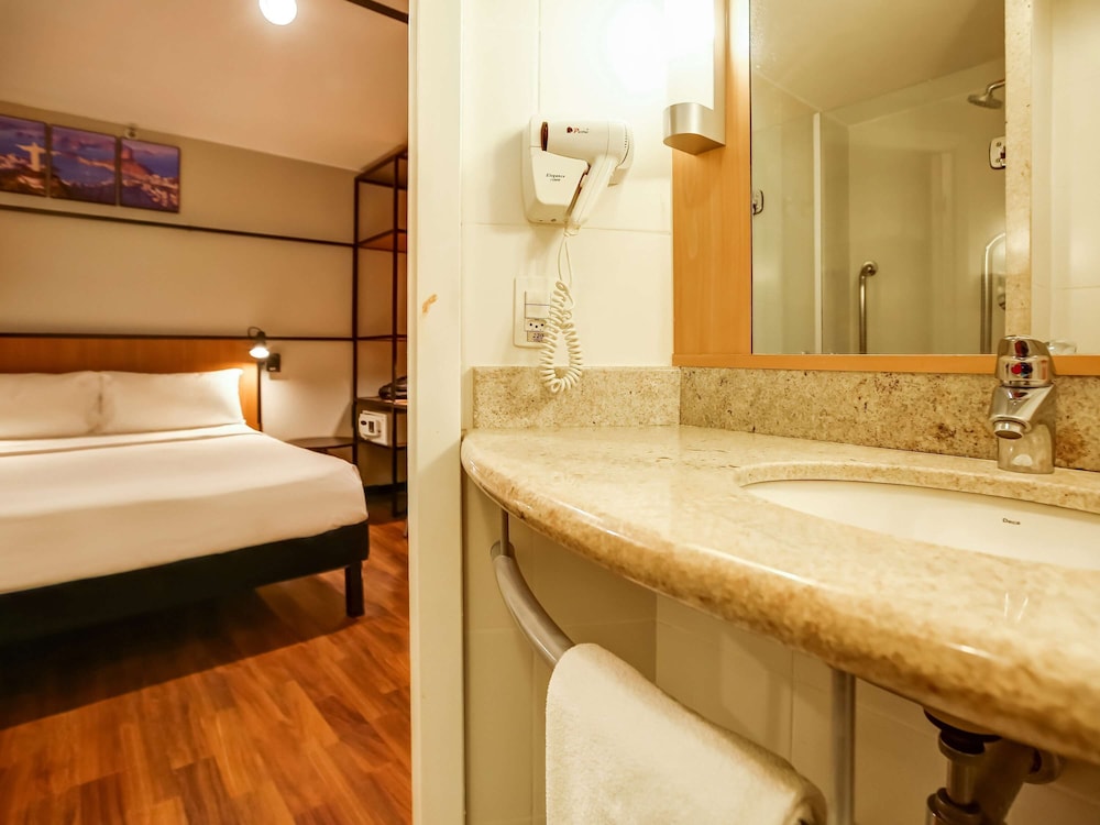ibis Copacabana Posto 2 Hotel 30/80