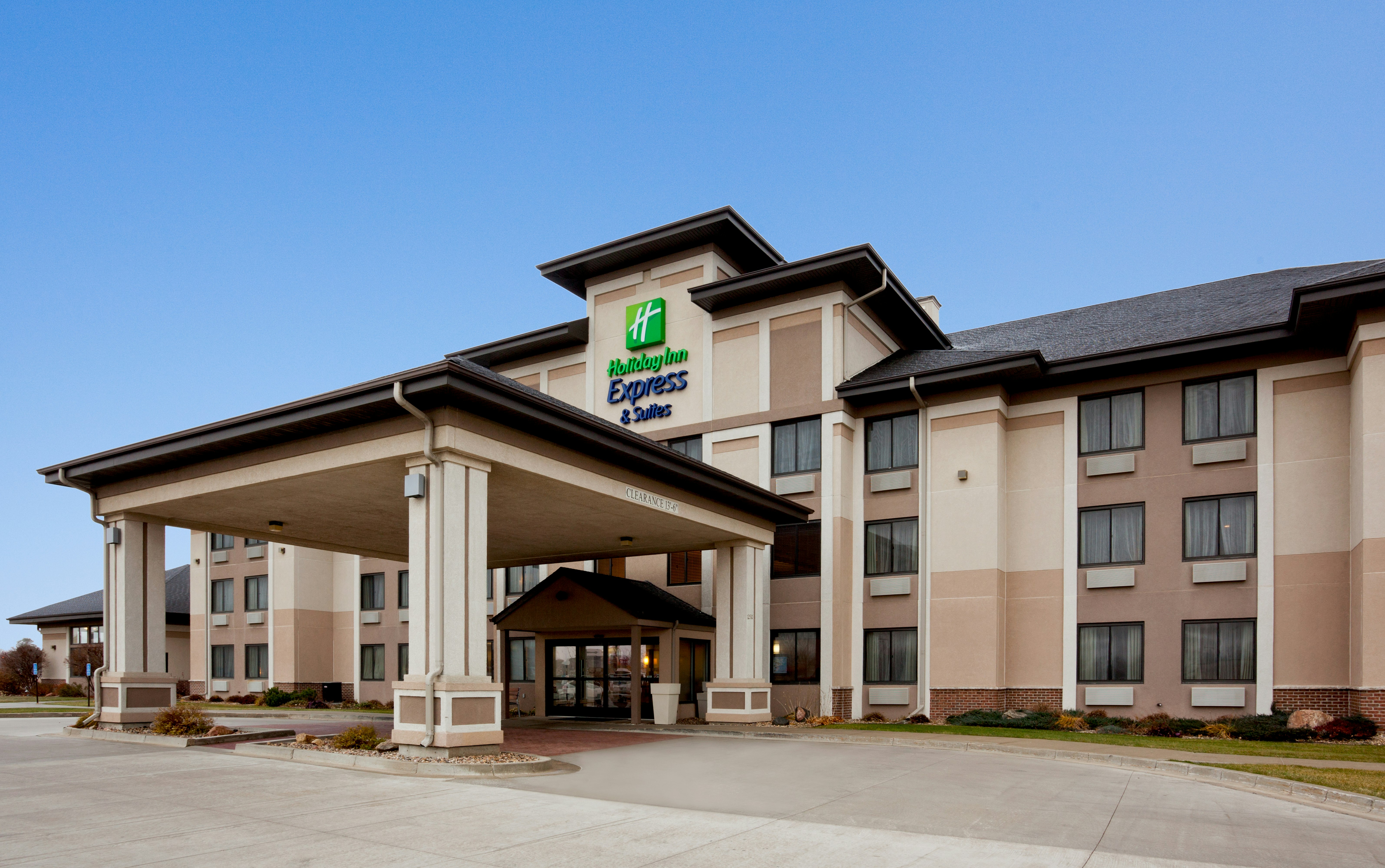 Holiday Inn Express Hotel And Suites Worthington 27/29