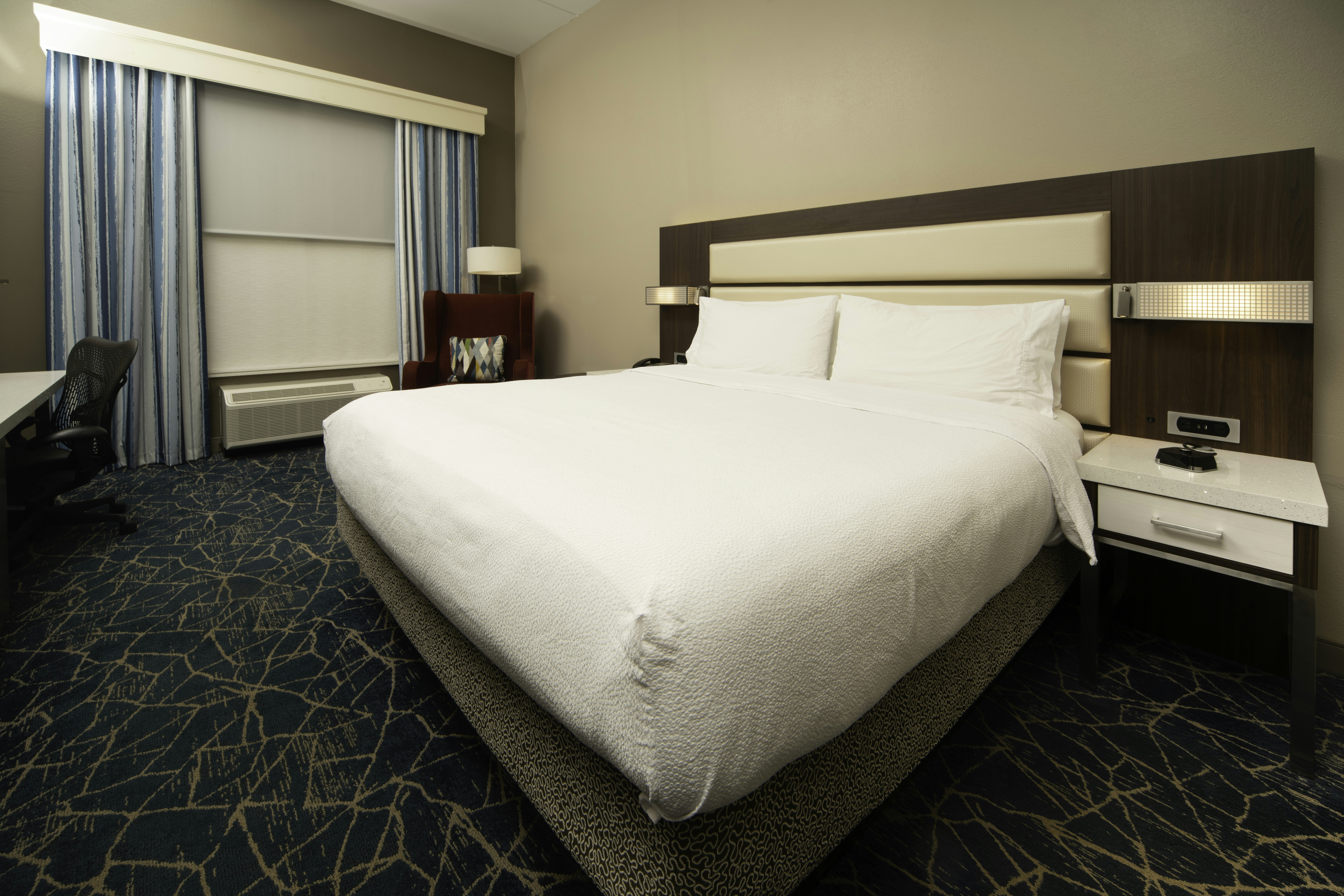 ROOM, KING BED, ACCESSIBLE