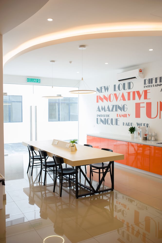 Orange Hotel Klia Klia2 16/22