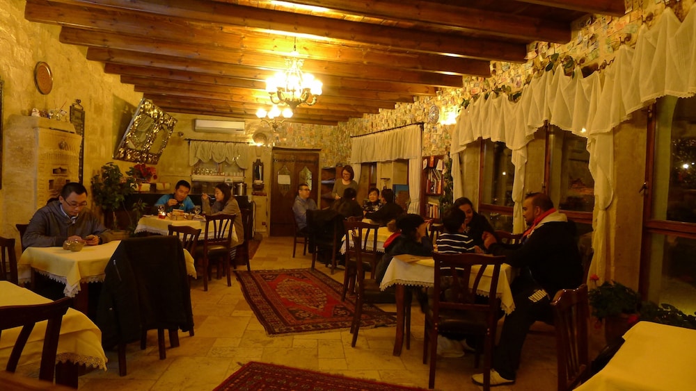 Traveller Apos S Cave Hotel 41/76