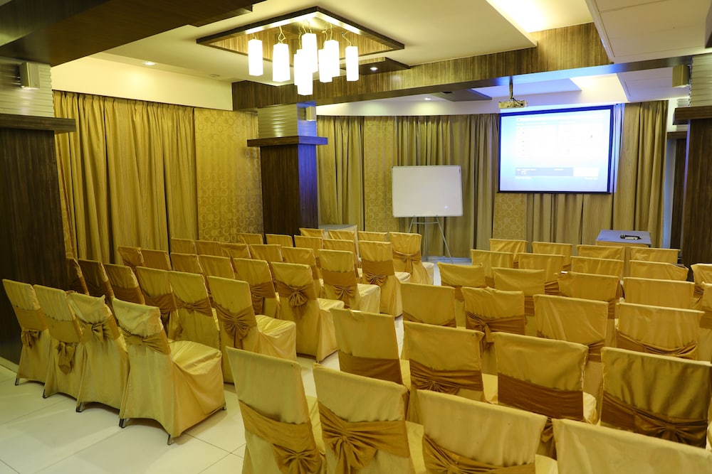 Hotel Alka Residency 40/50